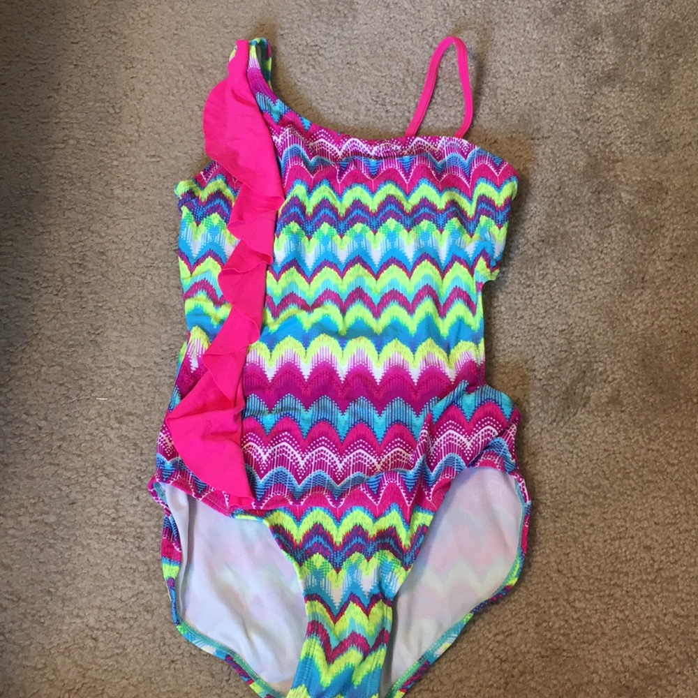 Girls chevron one piece swimsuit